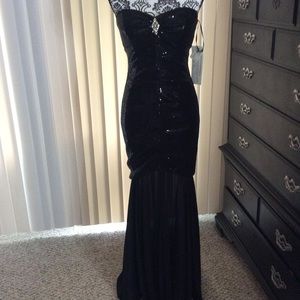 NWT Black formal gown Gorgeous 💃🏻